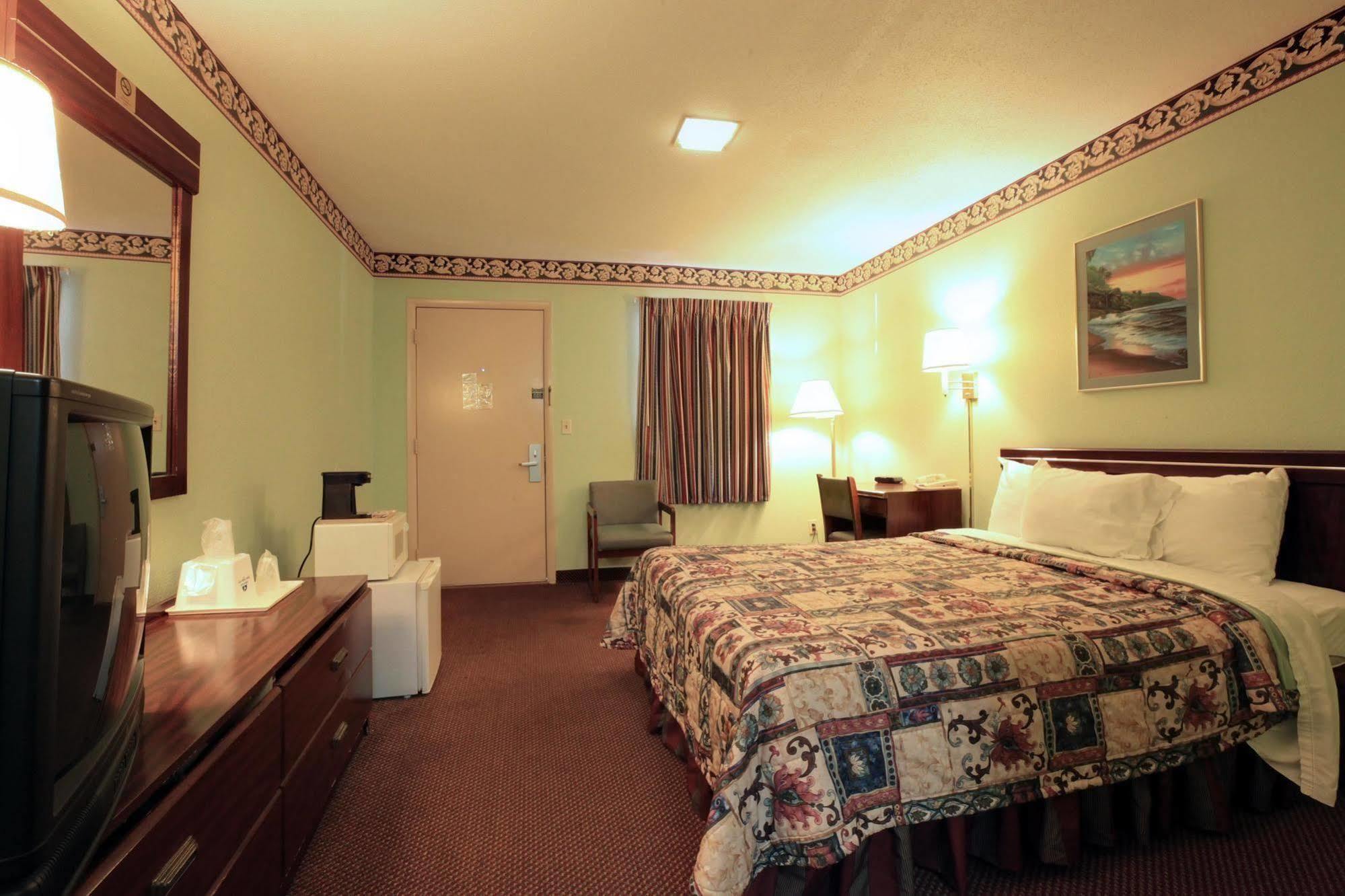 Regency Motel *